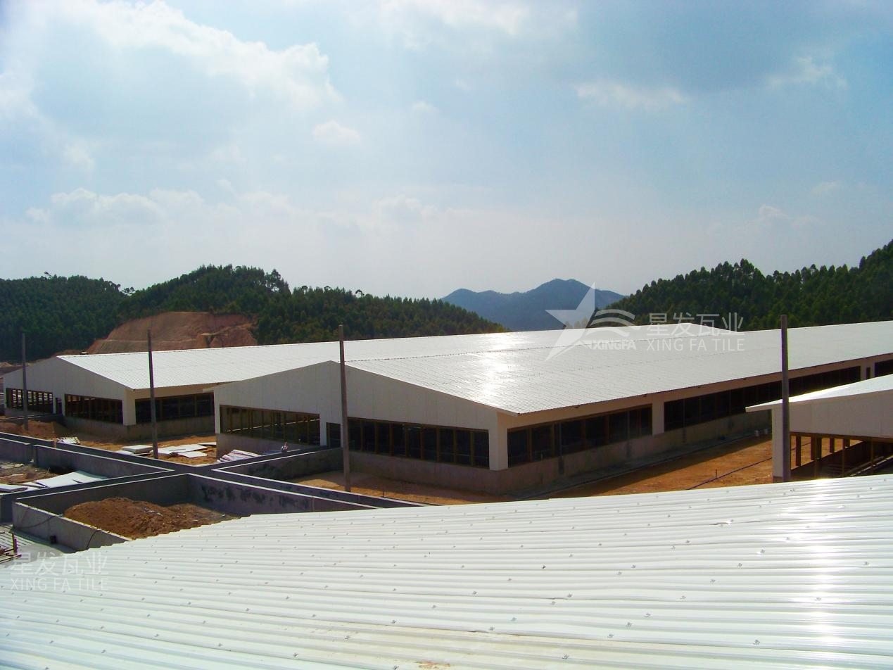 曲靖合成樹脂瓦施工安裝用什么材料搭建架子，曲靖鋼結構搭建樹脂瓦